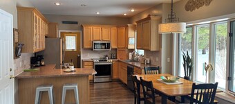 One Oak Vacation Rental - Lake Charlevoix Area