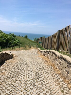 Property grounds - Lovely Little Condo on the Big Lake (Coloma)