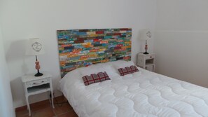 2 bedrooms, iron/ironing board, travel cot, free WiFi - Jolie Maison Avec Jardin et Piscine Privée (Sablet)