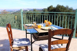 Outdoor dining - Hacienda Molino Blanco - Cortijo Completo y en Exclusiva (Badolatosa)