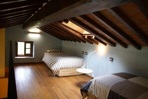 3 slaapkamers, een strijkplank/strijkijzer, gratis wifi, beddengoed