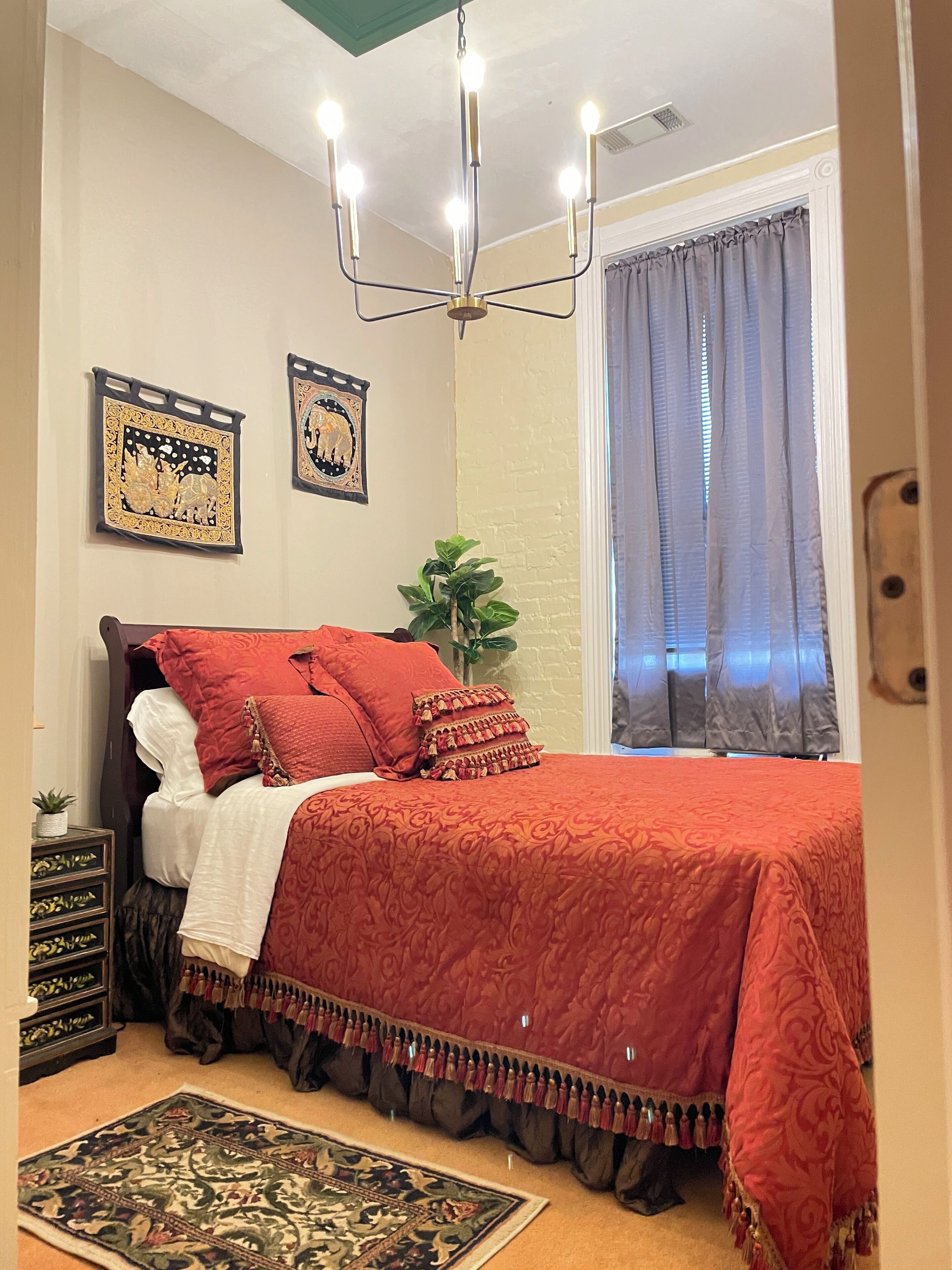 4 bedrooms, iron/ironing board, free WiFi, bed sheets