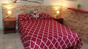 Iron/ironing board, free WiFi, bed sheets