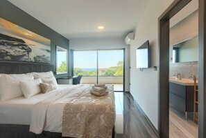 5 bedrooms, iron/ironing board, WiFi, bed sheets