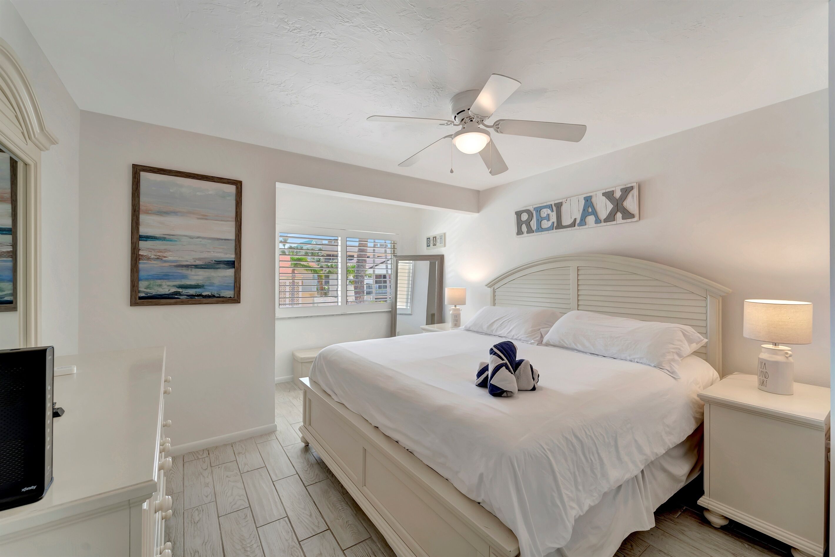 2 bedrooms, iron/ironing board, travel cot, WiFi