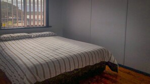 3 bedrooms - Slikton Coffin Bay - an Esplanade property with a great view at a great price. (COFFIN BAY)