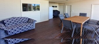 Kangaroo Hollow - Comfortable, Spacious and Affordable