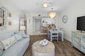 TV - Palm Beach C22 1 bd 1.5 bth coastal inspired condo great view updated remodeled (Orange Beach)
