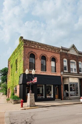 Historic Downtown Manistee Apartment