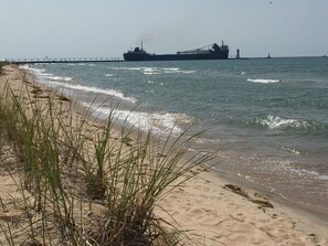 Beach - Historic Downtown Manistee Apartment (Manistee)