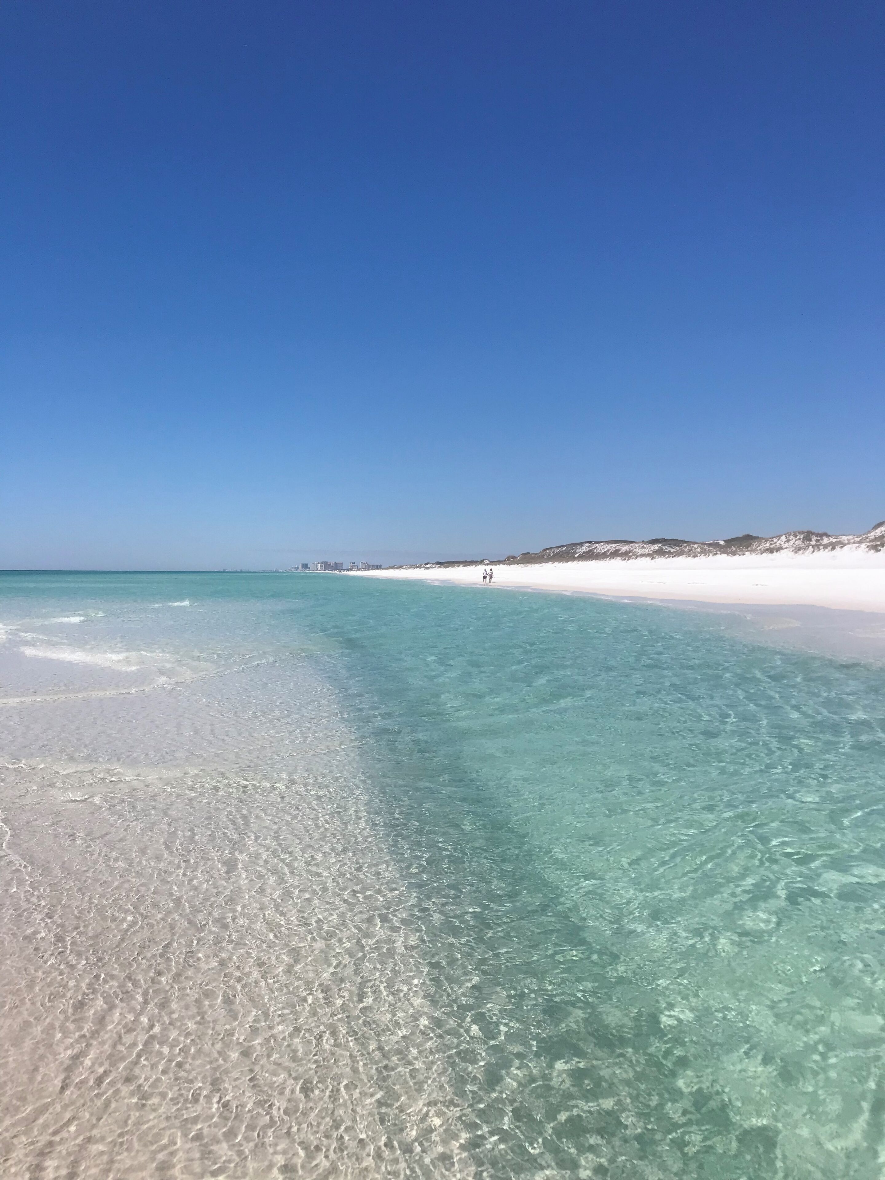 Beach nearby, sun loungers, beach towels