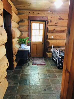 4 habitaciones, escritorio, tabla de planchar con plancha y wifi gratis