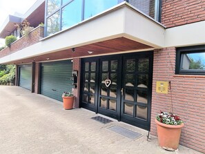 Exterior - Mod. Apartment with balcony, 4 persons, near Hamburg (Seevetal)