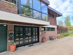 Exterior - Mod. Apartment with balcony, 4 persons, near Hamburg (Seevetal)