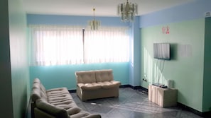 Smart TV, video games, DVD player - Family - friendly and large group friendly property (Cochabamba)