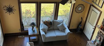 Private, peaceful farmhouse with mountain and horse views!