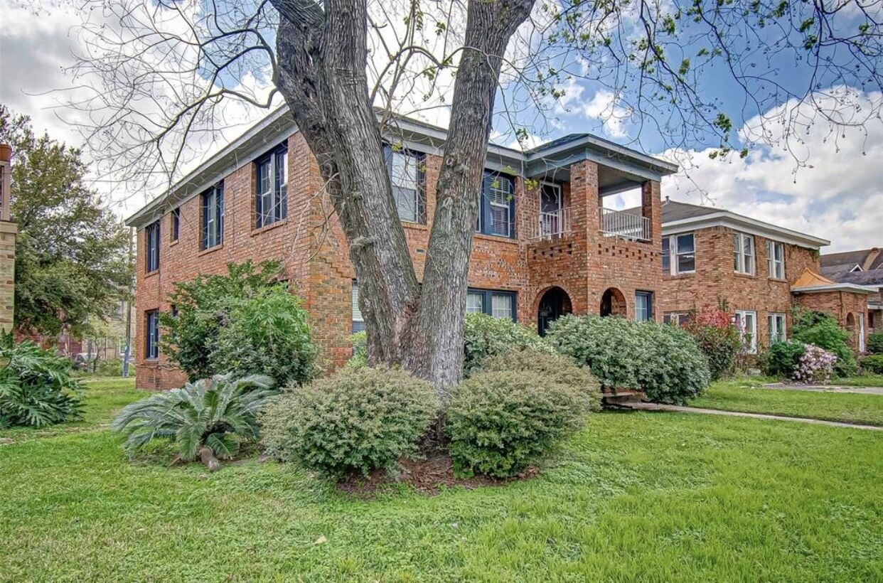 Spacious Modern Unit Mins to Downtown & MedCenter