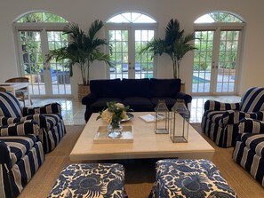 Smart TV, fireplace, offices