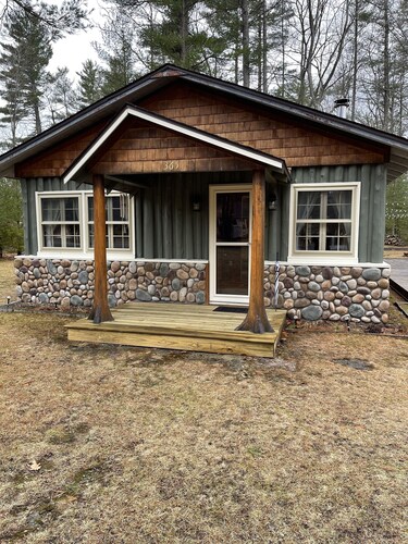 Sage Lake Huron Cottage 