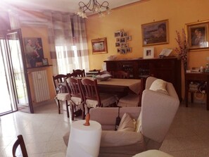 Interni