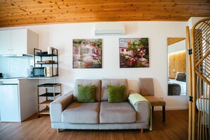 Smart TV y chimenea 