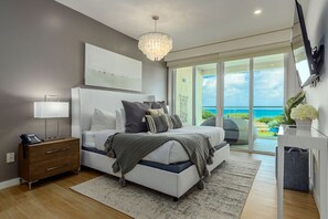 4 bedrooms, desk, iron/ironing board, free WiFi