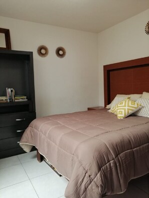 3 Schlafzimmer, Bügeleisen/Bügelbrett, kostenloses WLAN, Bettwäsche