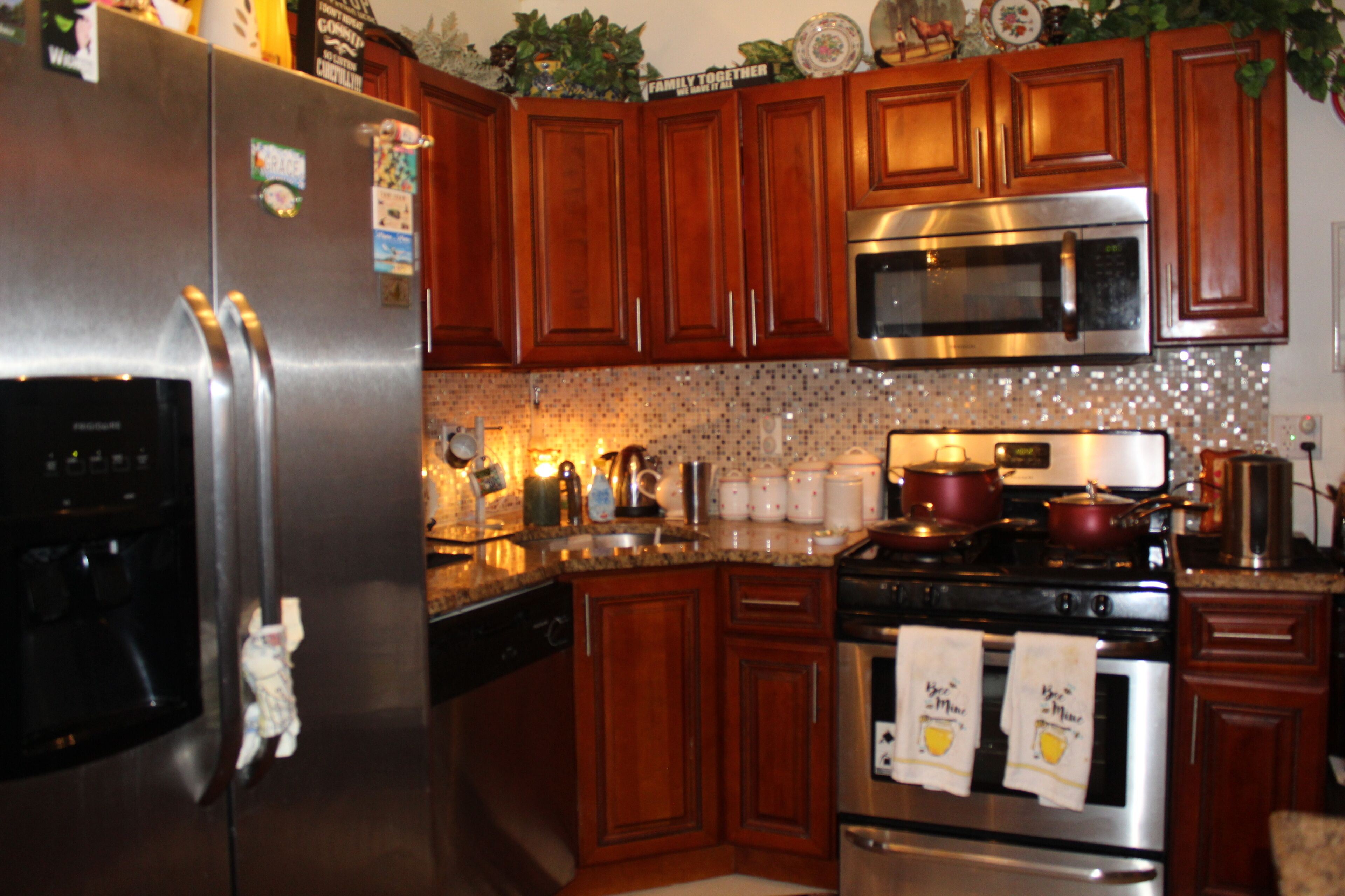 ثلاجة، ميكروويف، فرن، موقد طهي مسطح