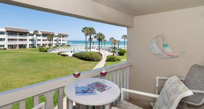 Ocean view! Overlooks the Pool & Ocean ~ Chateau by the Sea - 23B