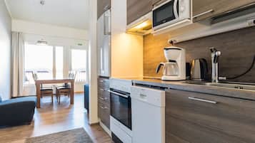 Réfrigérateur, micro-ondes, lave-vaisselle