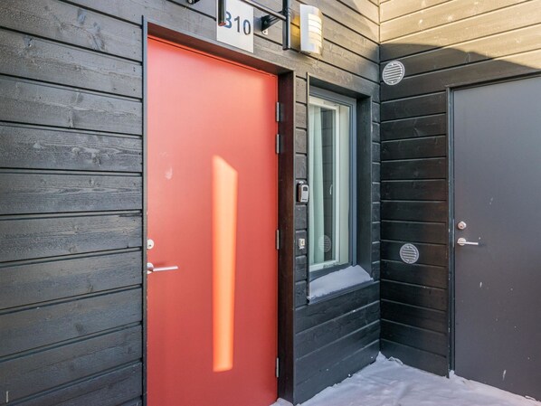 Exterior detail - Skivillas 61 ukkohalla (b10) by Interhome (Hyrynsalmi)