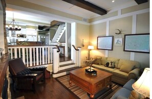 Smart TV, fireplace, DVD player, offices