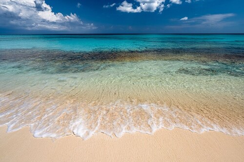 Stunning Oceanfront 3bd  3ba Villa, Great Guana Cay, Abacos Completely Restored