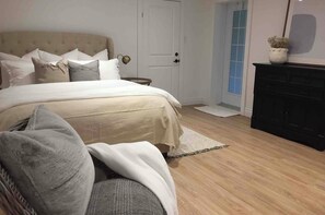2 habitaciones, escritorio, tabla de planchar con plancha y wifi gratis