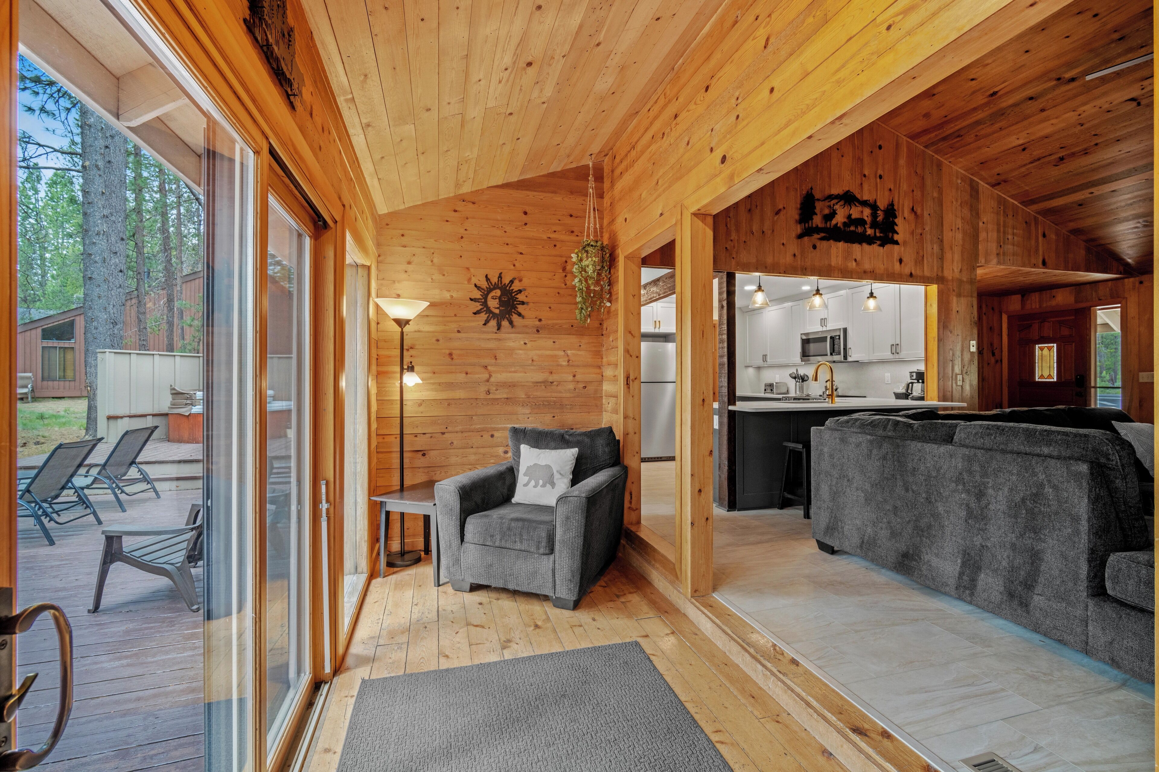 TV, fireplace, offices
