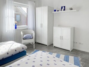 2 Schlafzimmer, Schreibtisch, Internetzugang