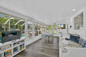 Smart TV, table football