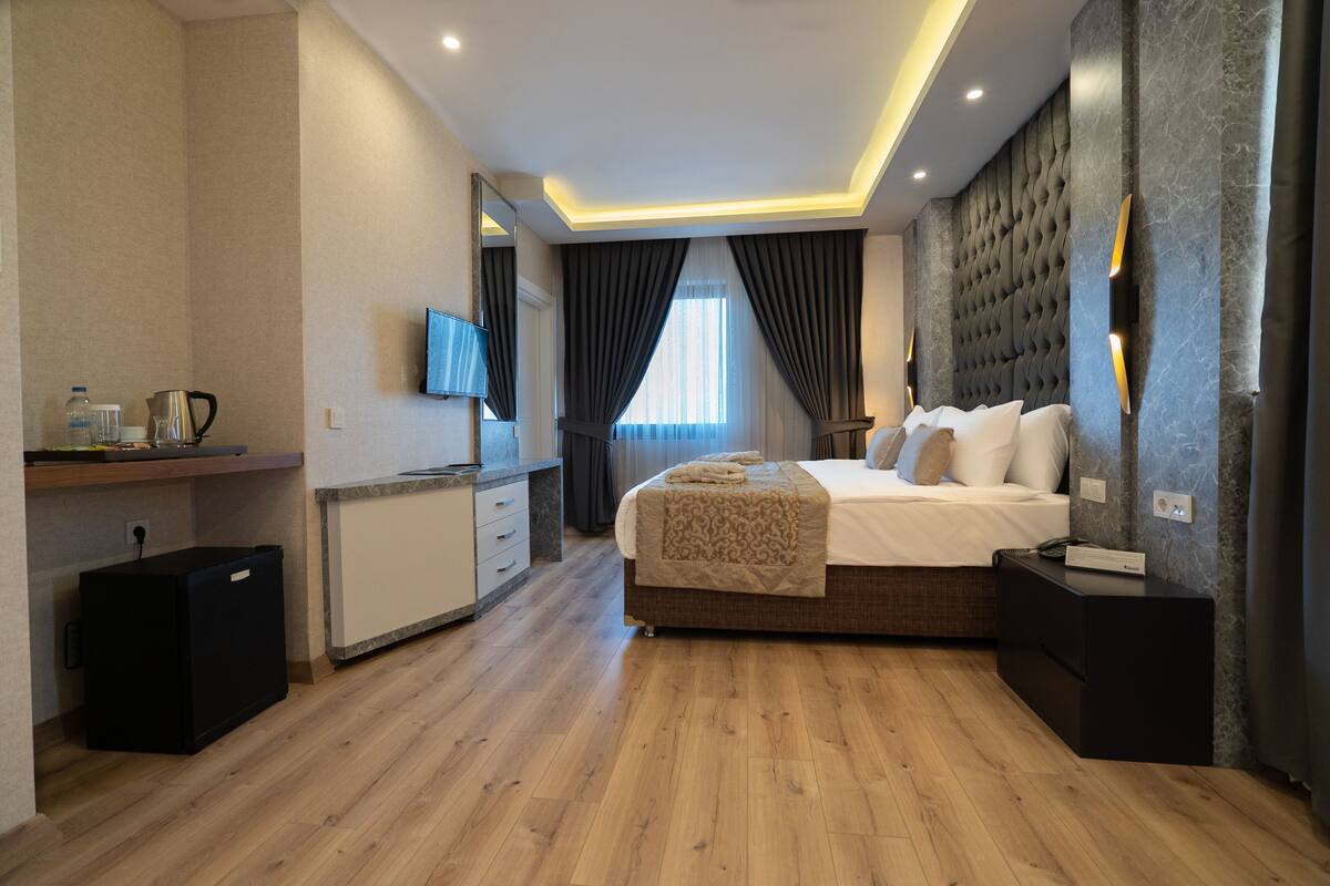 presidential suite | 1 bedroom, minibar, in-room safe, free wifi