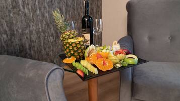 Minibar, in-room safe, free WiFi, bed sheets