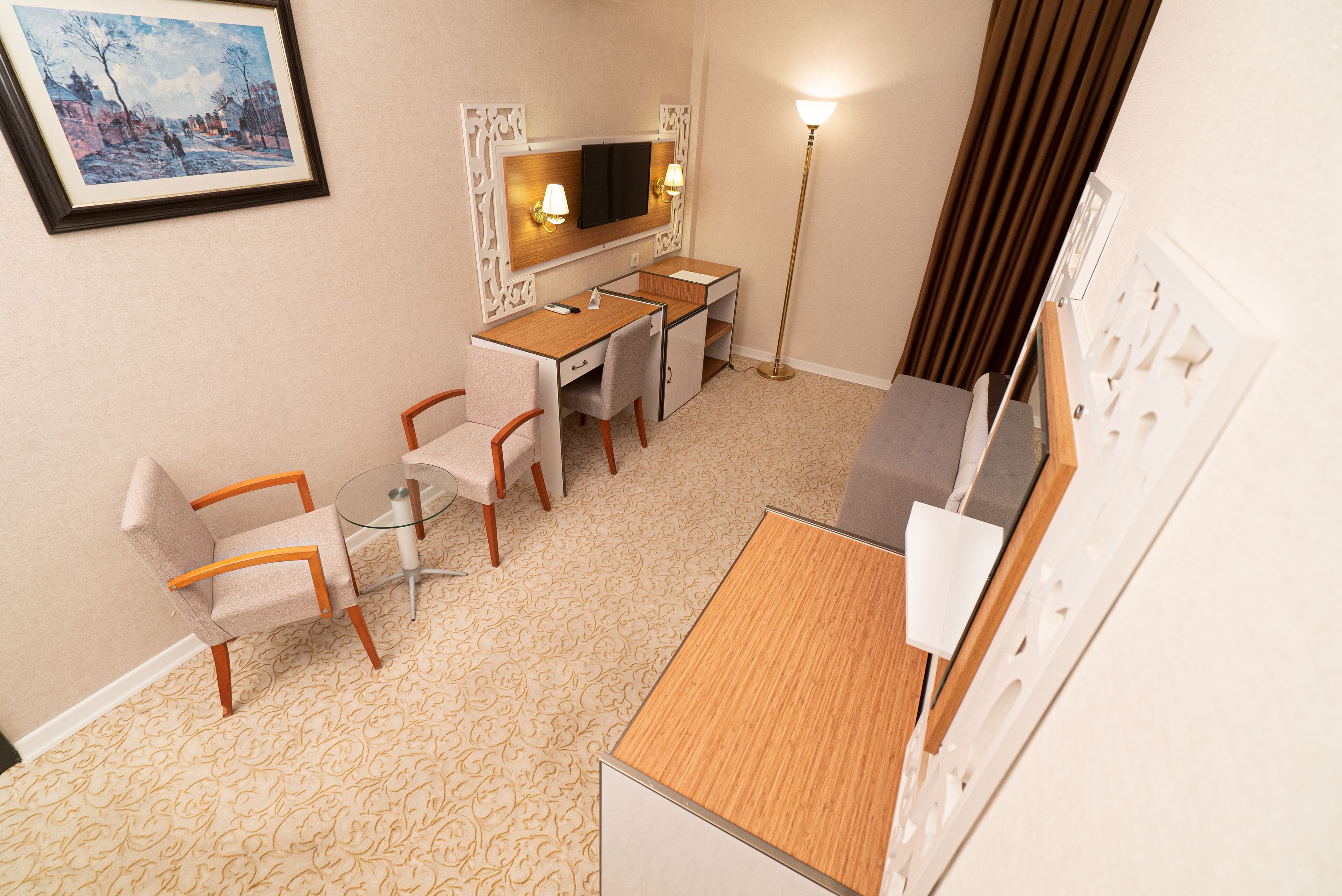 superior double room | 1 bedroom, minibar, in-room safe, free wifi