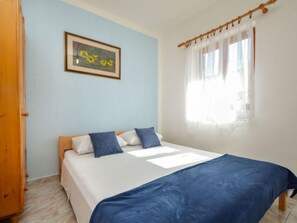 4 bedrooms, WiFi - Vacation home Petra by Interhome (Žirje)