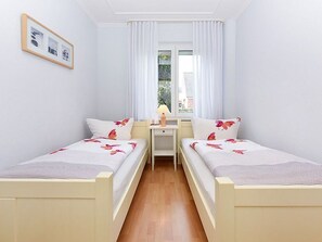 2 bedrooms, travel cot, WiFi, bed sheets - Ferienwohnung Flut - Ferienwohnungen im Haus Nordseebrise (Neuharlingersiel)