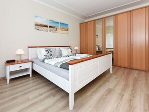 2 bedrooms, travel cot, WiFi, bed sheets - Ferienwohnung Flut - Ferienwohnungen im Haus Nordseebrise (Neuharlingersiel)