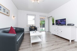 TV - Ferienwohnung 2 - Haus Windliese (Esens)