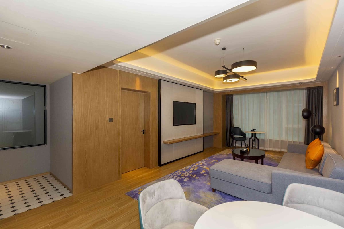 Minibar, in-room safe, desk, blackout curtains