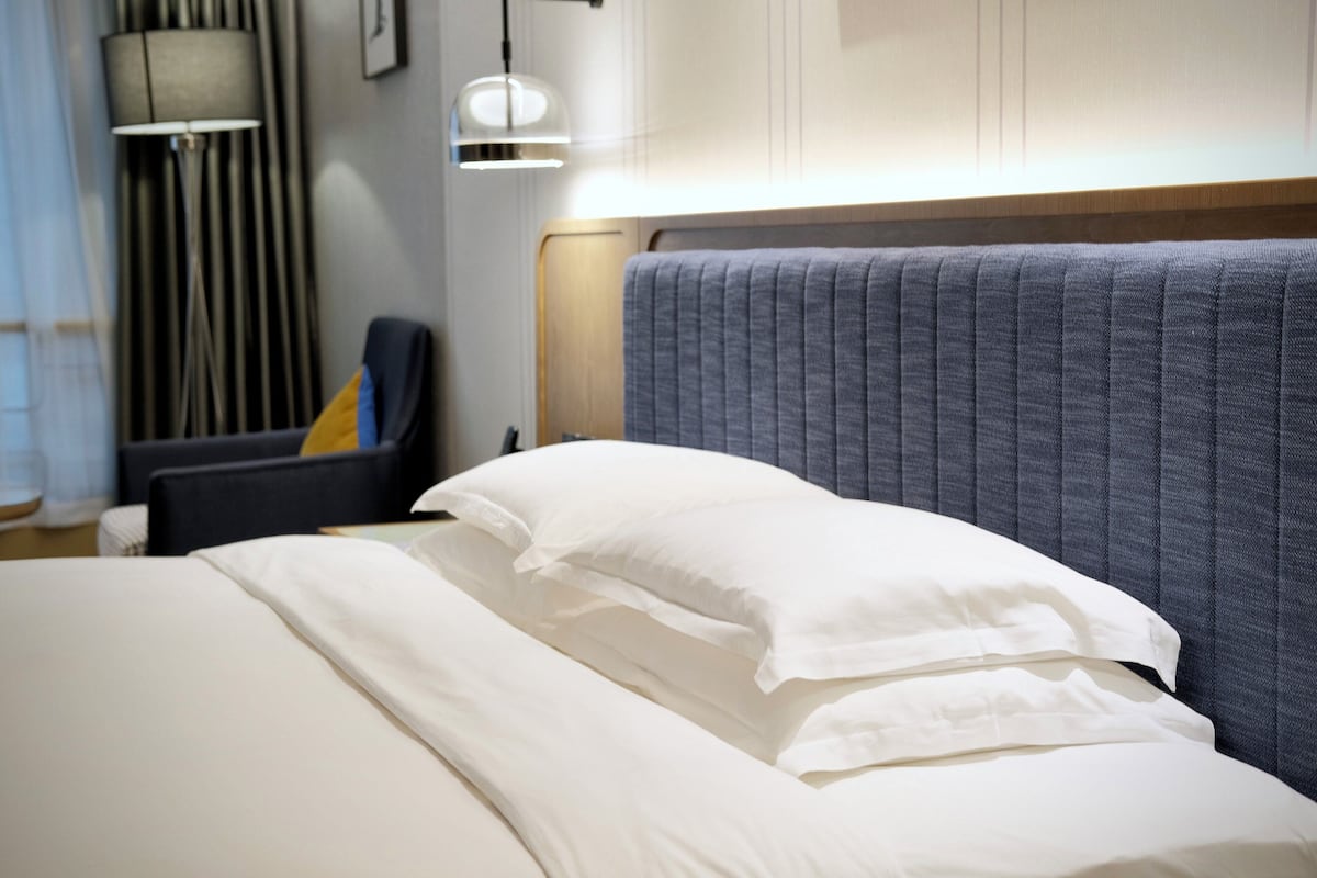 Minibar, két bảo mật tại phòng, bàn, màn/rèm cản sáng