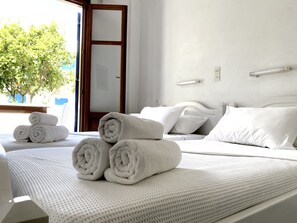 Basic Studio | Memory foam beds, in-room safe, desk, soundproofing - Helliniko Studios - Adults Only  (Paros)