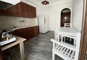Basic Apartment | Private kitchen