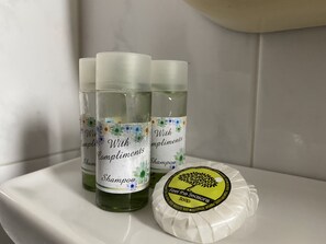 Shower, hair dryer, towels, soap - Helliniko Studios - Adults Only  (Paros)
