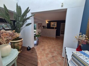Lobby - Family villa with swimming pool and garden in Drôme Provençale (Rochegude)